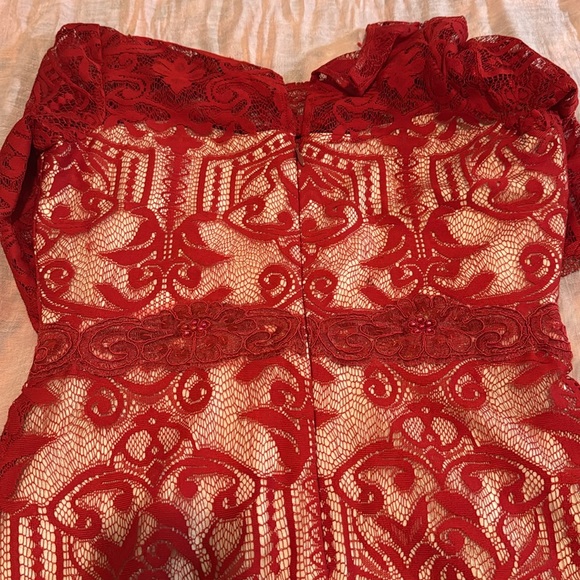 Beautiful red dress - Picture 5 of 6